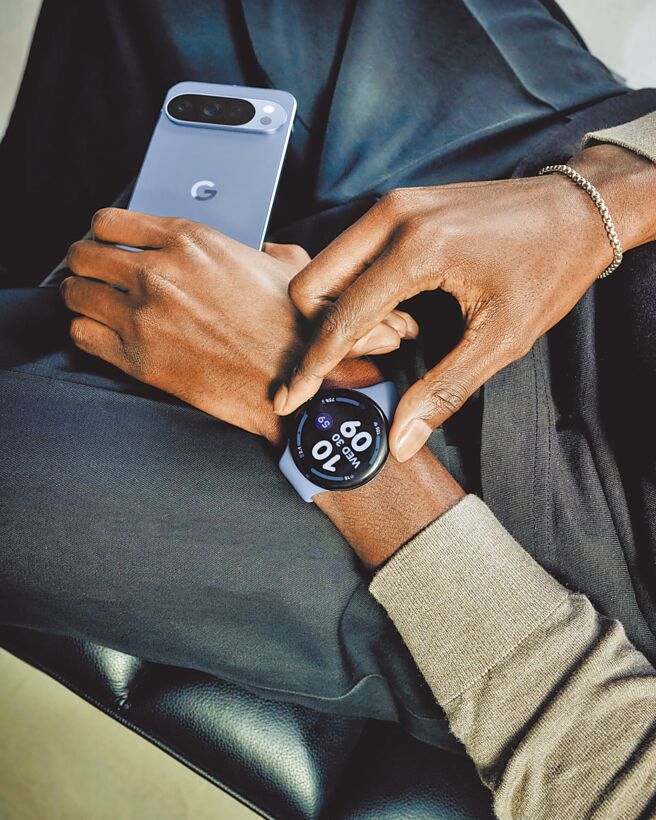 Google Pixel 10系列预约首日热销，台湾大申办月租1399元以上专案占9成。（台湾大提供）