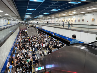 北捷大进步 通勤族搭电扶梯「习惯改了」 全场喊讚