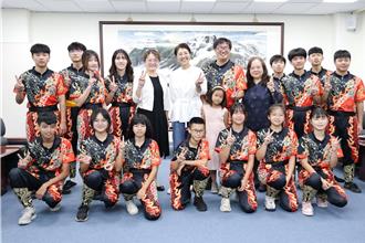 南投營北國中舞龍隊揚名荷蘭 國際藝術節開幕秀驚豔全場