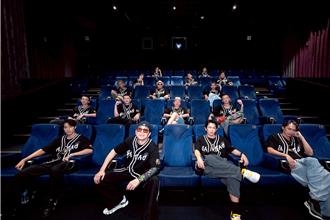 僅4天就登頂年度國片票房冠軍　《角頭－鬥陣欸》周末狂捲7720萬