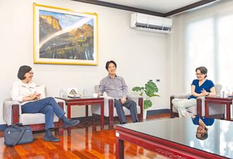 蔡英文為賴打氣 籲支持執政團隊