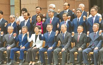 時評》不痛不癢的改組