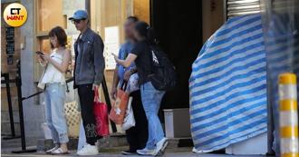 邱昊奇分手黄姵嘉捏脸新欢　陈家逵保持距离热聊气质女