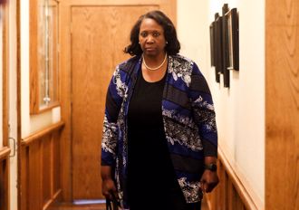 111年來首例！川普開除聯準會理事 庫克強硬槓上了