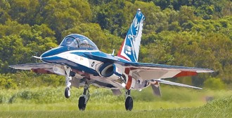 勇鹰出事了！台东降落「煞车失灵」险衝出跑道 僚机改降台南