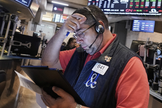 川普衝击Fed独立性 美股进退两难 早盘基本持平