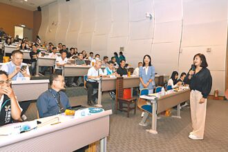 基隆優化校園 廁所、運動場館升級