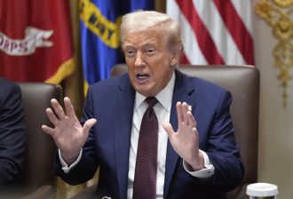 關稅政策被裁定違法 翁履中揭「川普還有牌」：他擅長一事