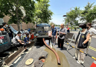 台中人嚇壞！千噸糞尿亂排下水道憂喝汙水   官方澄清只做1用途「不會喝到」