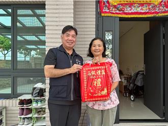 台中妇人见义勇为　救出行动不便兄弟檔获消防局长表扬