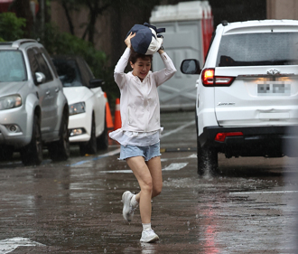 不斷更新》大雷雨擴大 新北、桃園7縣市警戒