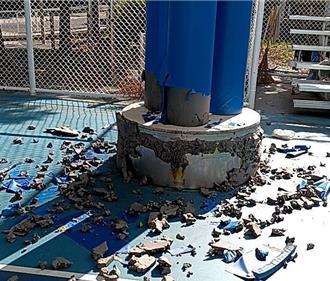 云林2500万风雨篮球场防撞泡棉全毁 监视器揪「拆家」元凶