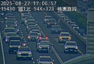 五杨高架车祸害车流回堵　休旅车与救护车追撞酿祸