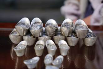 大清興衰國庫洩端倪 乾隆花最兇、咸豐熔金鐘換銀