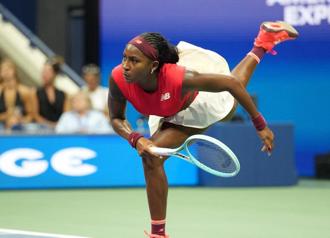 美网》力学专家助阵 高芙过头关发球仍不稳