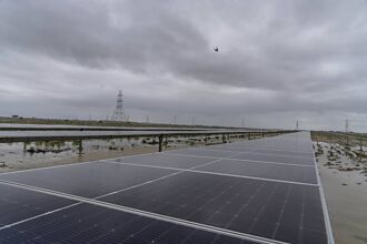 檢調查泓德 綠能股掃到颱風尾