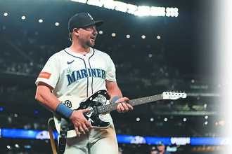 MLB》羅雷棒打教士 50轟捕手寫歷史