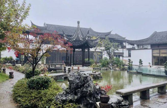 衢州衢府官邸酒店位于歷史文化街区水门亭皂木巷，是一家用旧官衙改建而成的精品酒店。（图／酒店官方微博）