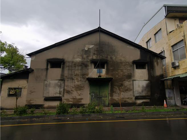 苗栗縣政府積極爭取4項工程計畫獲客委會核定補助逾1.9億經費，包括「原台灣省糧食局苗栗倉庫二期修復工程」。（謝明俊攝）