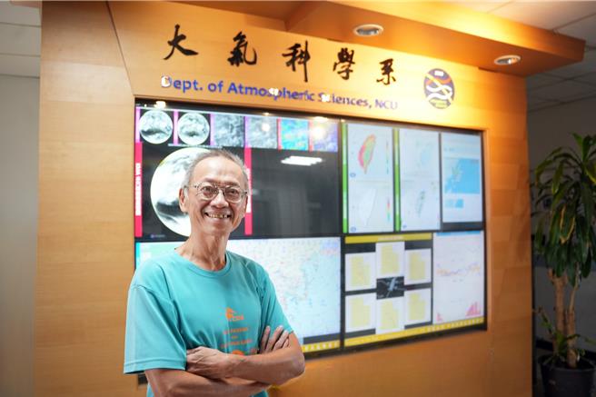 中央大学大气科学系王国英教授透过地球同步卫星资料，完整重建SQ321班机遇险前后的大气环境。（图／中央大学）