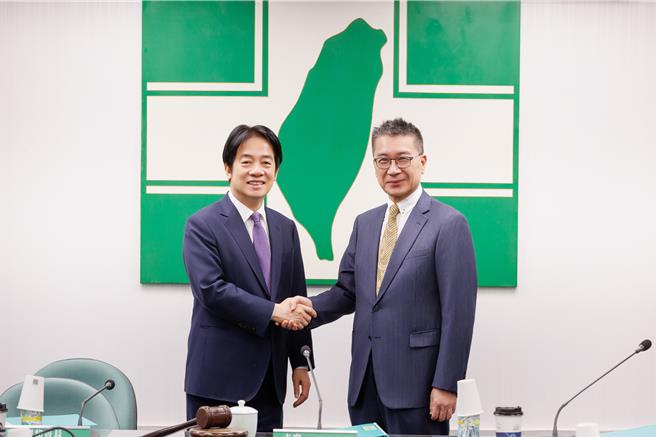 徐國勇「222法則」要求黨快速闢謠 跟當年他推的一樣。(民進黨提供)