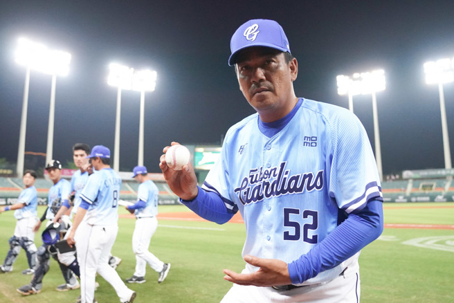 富邦悍將總教練陳金鋒，遭遇地震突襲當下「面不改色」。（圖／富邦悍將提供）