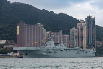 陸再添新艦 075兩棲攻擊艦「湖北號」南海亮相