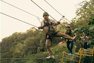 超猛！66岁胡瓜高空钢索上跳舞 江宏杰变脸崩溃