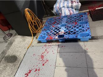 台中殡葬业普渡货款卡关「谈判破局」！协调人泼红漆呛断手断脚