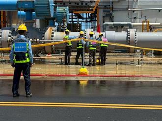 桃園消防中油三接演練！美洲豹、各式消防車高規格應變