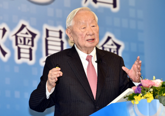 張忠謀早上必來一片 木瓜助消化又護心 吃對時間很重要