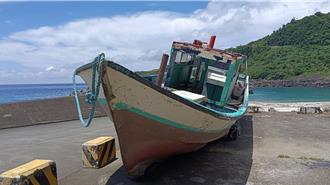 菲國漁船無人駕駛海上漂流 蘭嶼漁民神救援