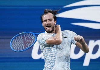 美網》砸球拍還嗆裁判！前球王遭罰130萬 外媒痛批「失控」