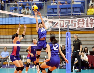 登峰造極青年排球邀請賽 中山工商不敵華僑高中吞首敗