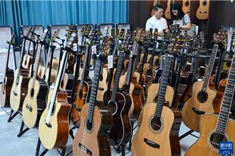 小吉他撥動大商機   荊州松滋亮出產業新名片