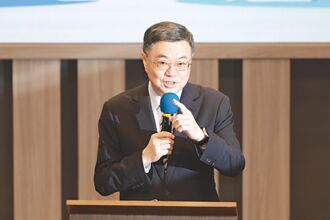 新闻惊句－──行政院长卓荣泰；8／27