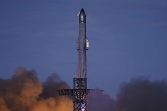 SpaceX一掃陰霾 第十次試飛成功