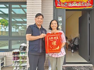 台中 衝進火場救鄰居 市府表揚勇婦