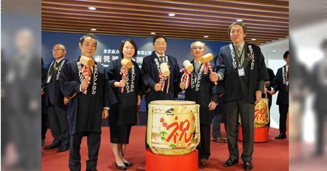 东京威力科创社长兼执行长河合利树（右三）每年都来台参加国际半导体展(SEMICON Taiwan)，并拜会台积电等供应商高层。（图／报系资料照）