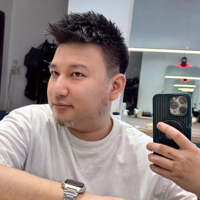 李洵指出這種負面行銷在短時間內，提高名牌知名度，不過未來結果好壞，還很難判斷。（圖／李洵臉書）