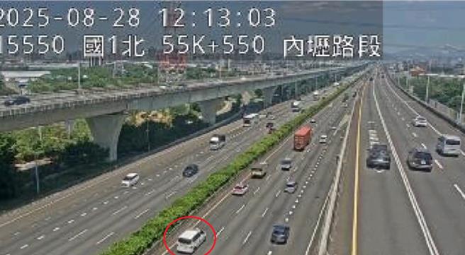 国道警协助早产儿转院。（国道公路警察局提供）