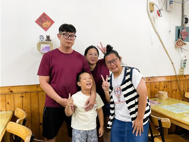 台東老字號「湘記美食」餐廳推出「才藝換食」活動，希望讓孩子在交流中拓展眼界。（蕭嘉蕙攝）