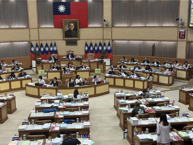 新北市议员陈乃瑜频频接获民眾陈情，部分YouBike租借站不分任何时刻经常无车可借，更有民眾反应连走9站都借不到车。（高钧麟摄）