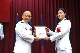 【紀念九二臺海戰役勝利67週年暨民國114年軍人節表揚大會】唐華肯定楷模表現 勉堅定衛國使命