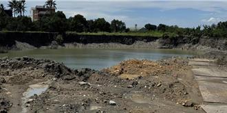 高雄美濃「大峽谷」大規模盜採 法官裁定2人羈押8人交保