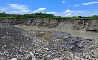 美浓「大峡谷案」遭盗採砂石 立委促修法：重罚5亿元