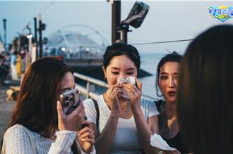 LE SSERAFIM名师「魔鬼训练」 啦啦队参赛者泪崩 ：吃不消