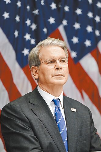 貝森特：台灣主宰晶片成國安隱憂