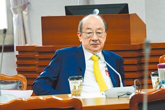 萊爾校長繫鈴 要老柯解鈴？