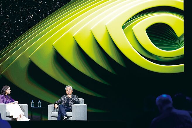 辉达27日盘后公布上季（5至7月）营收、获利优于预期，但资料中心营收欠佳导致总营收成长减速，因此对本季展望保守。图／美联社